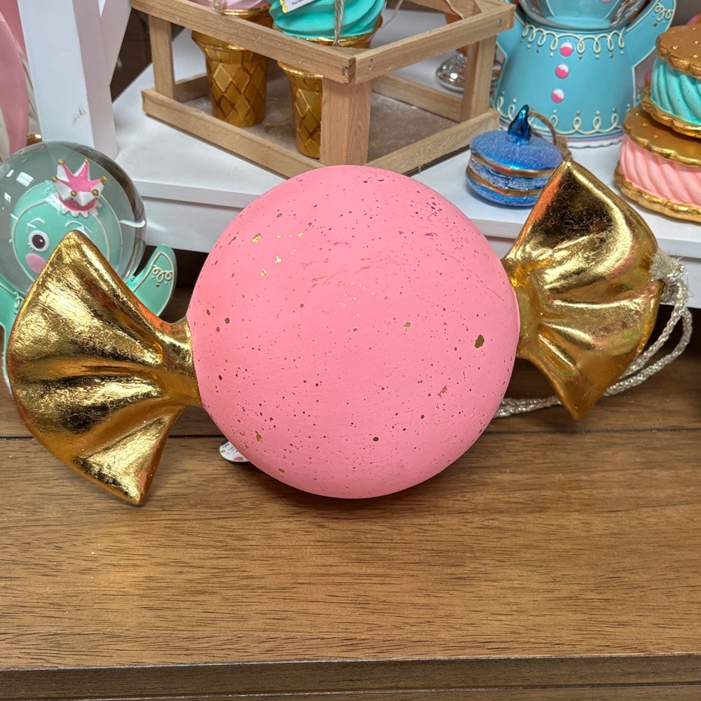 Coral candy display by Glitterville